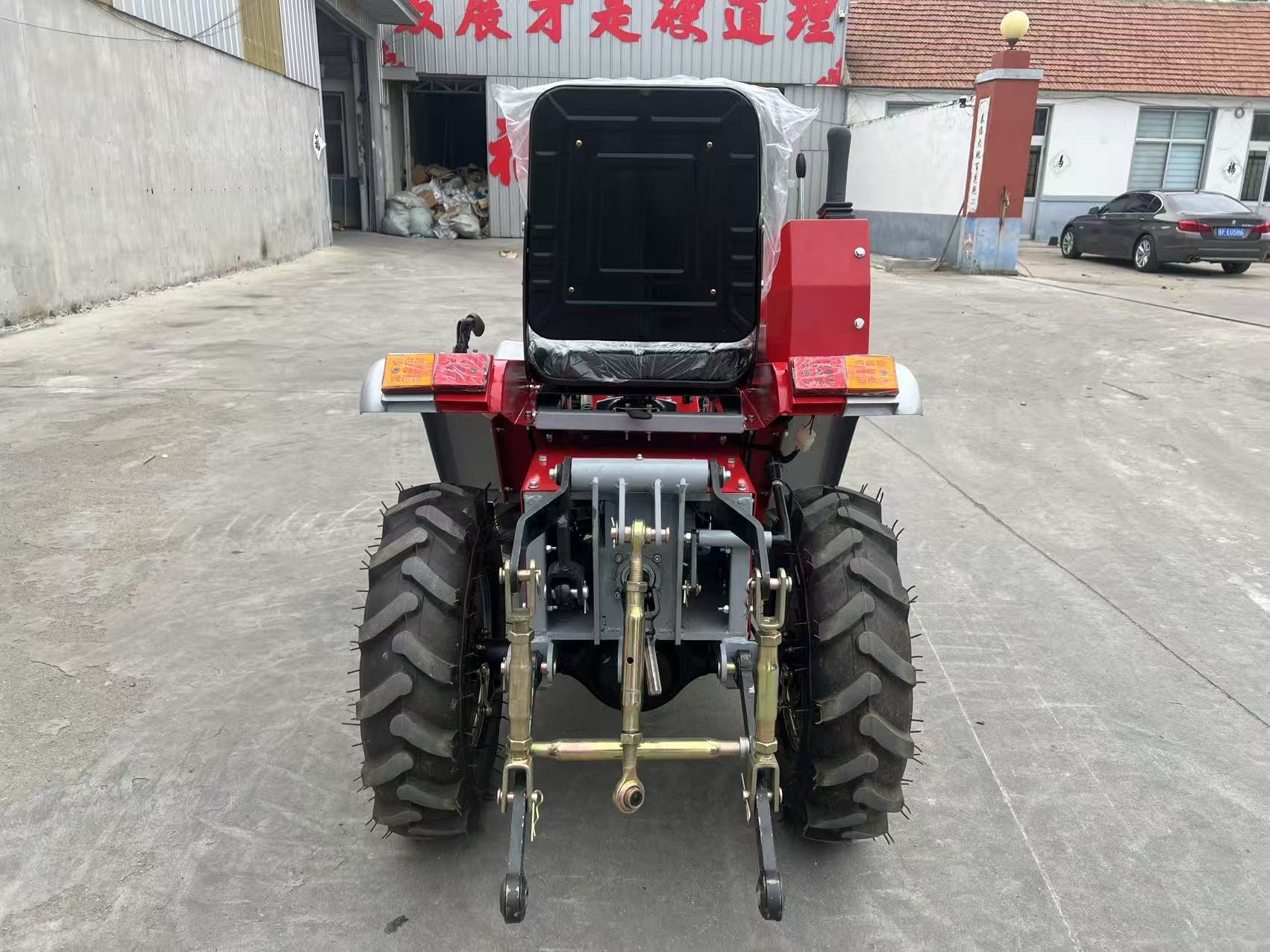 Tractor Agrícola con Ruedas, N - Agriculture.Farming Design reseña y precio